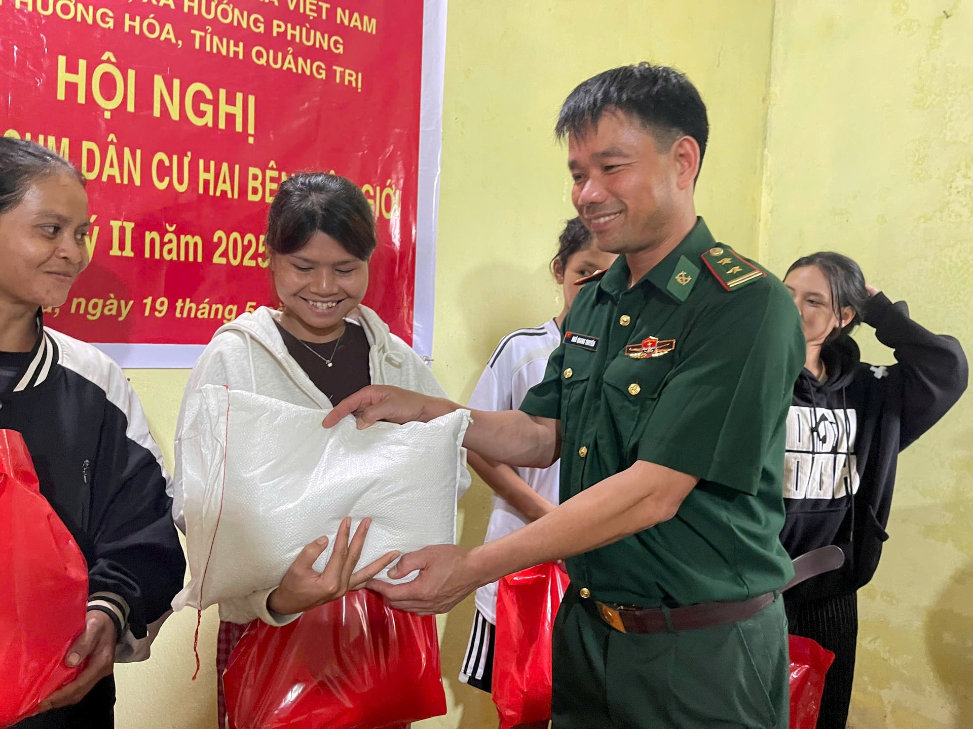 bien-phong-huong-phung-1905253.jpg