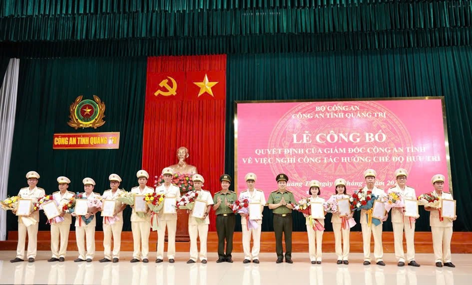 cong-an-nghi-che-do-1.jpg