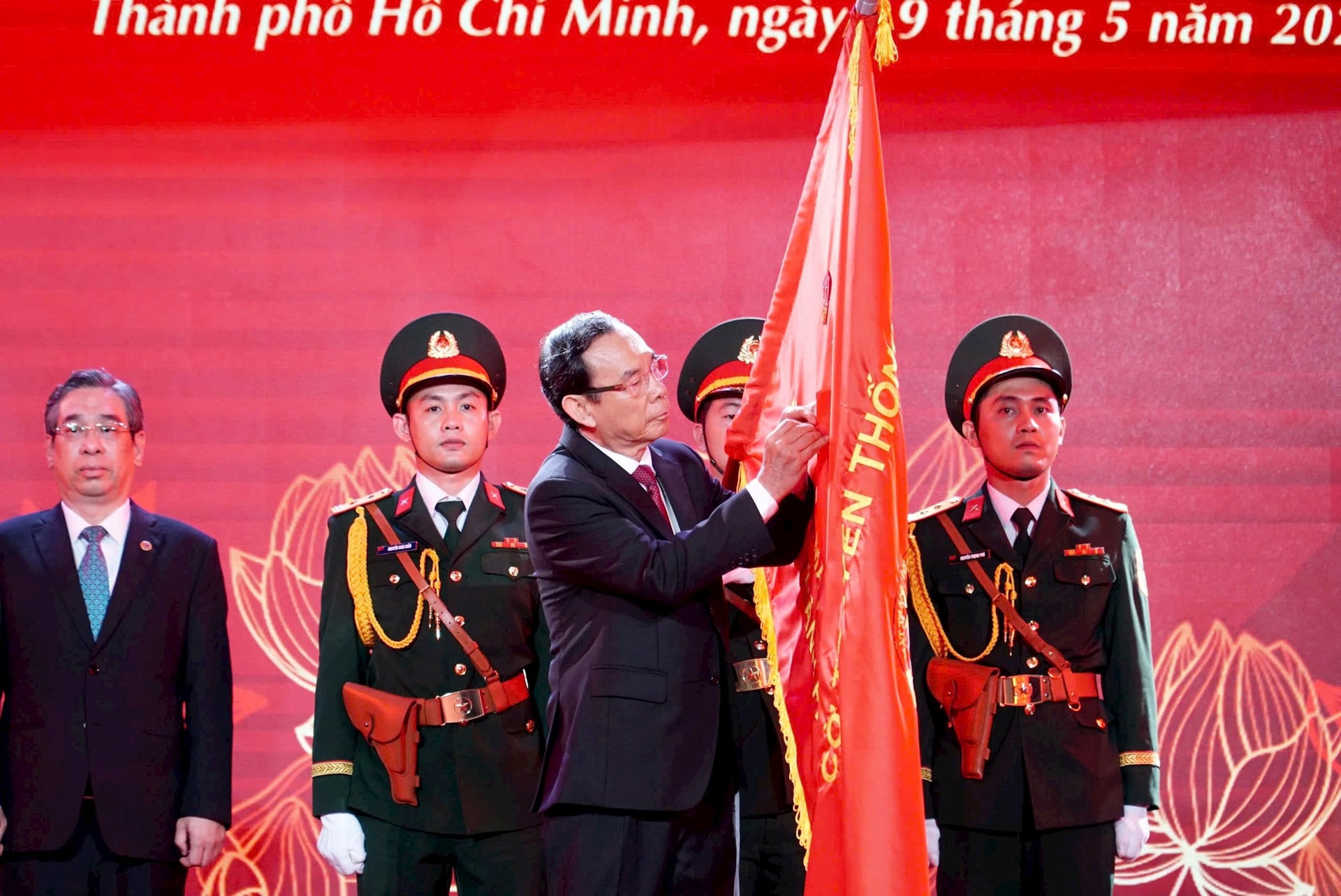 z6618037199915_d8b70c5c3fb4cda73c6b89e3ef97a613.jpg