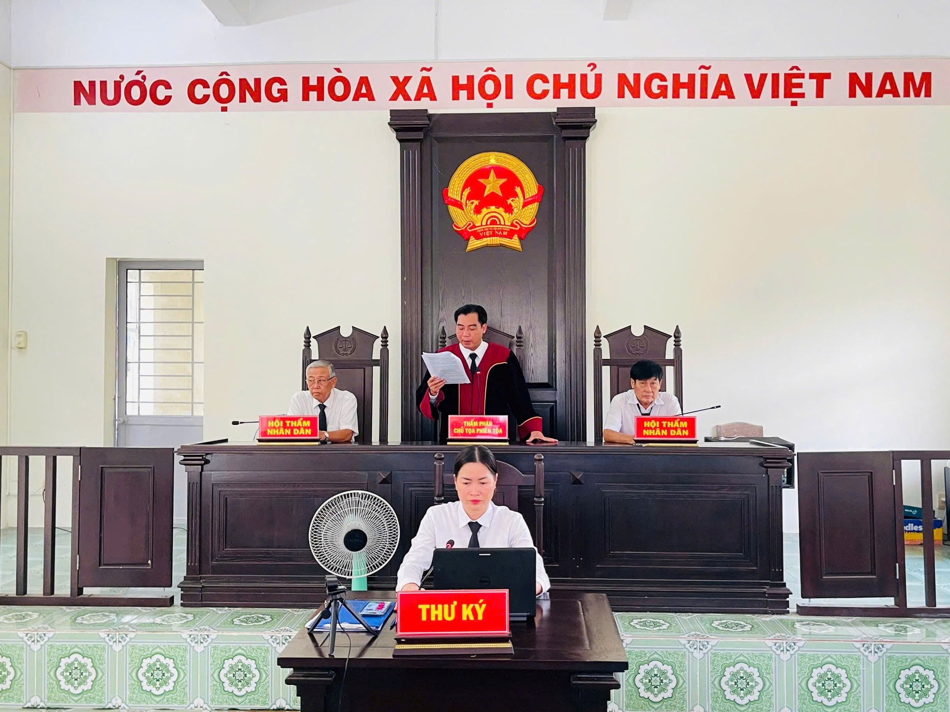 hdxx-huyen-my-tu.jpg