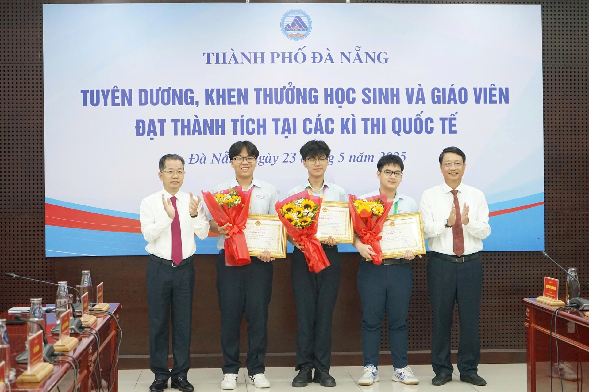 23-5-tuyen-duong1.jpg