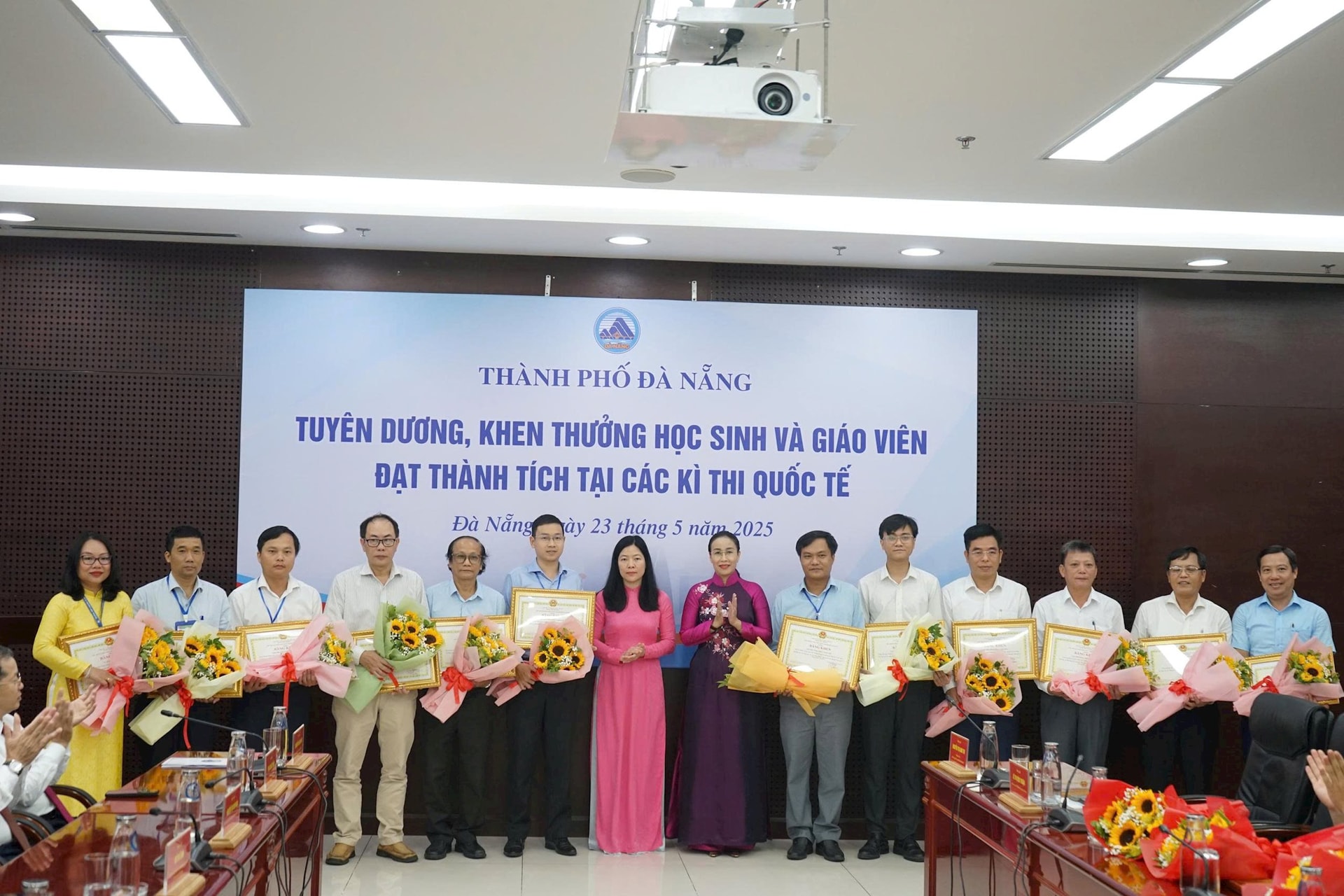 23-5-tuyen-duong2.jpg