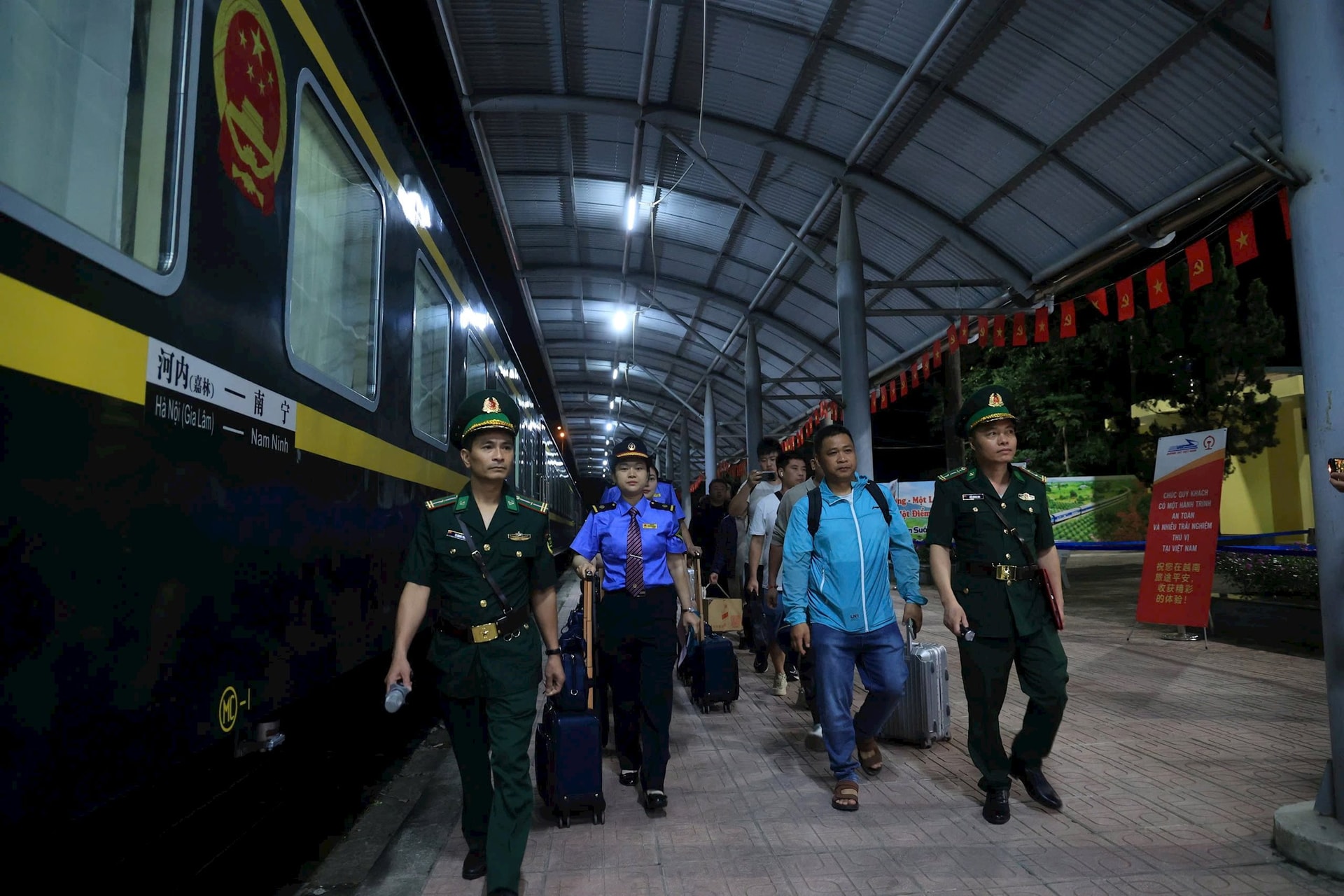 khoi-phuc-chay-tau-khach-lien-van-quoc-te-viet-nam-trung-quoc-1-.jpg