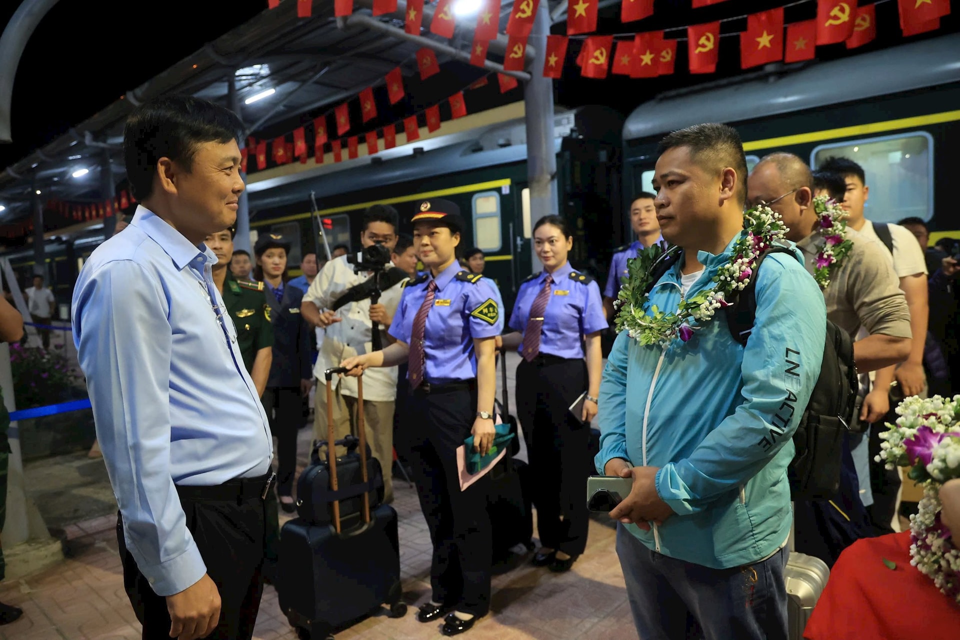 khoi-phuc-chay-tau-khach-lien-van-quoc-te-viet-nam-trung-quoc.jpg