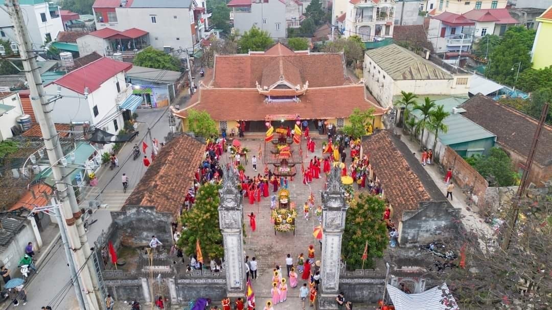 lang-ha-mo-huyen-dan-phuong-trong-ngay-le-hoi-dau-xuan-2024.jpeg