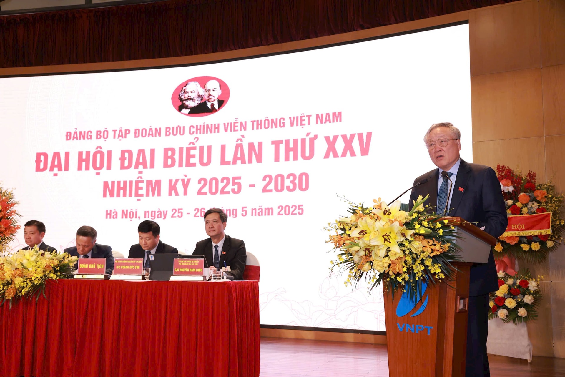 pho-thu-tuong-thuong-truc-nguyen-hoa-binh-phat-bieu-chi-dao-dai-hoi.jpg