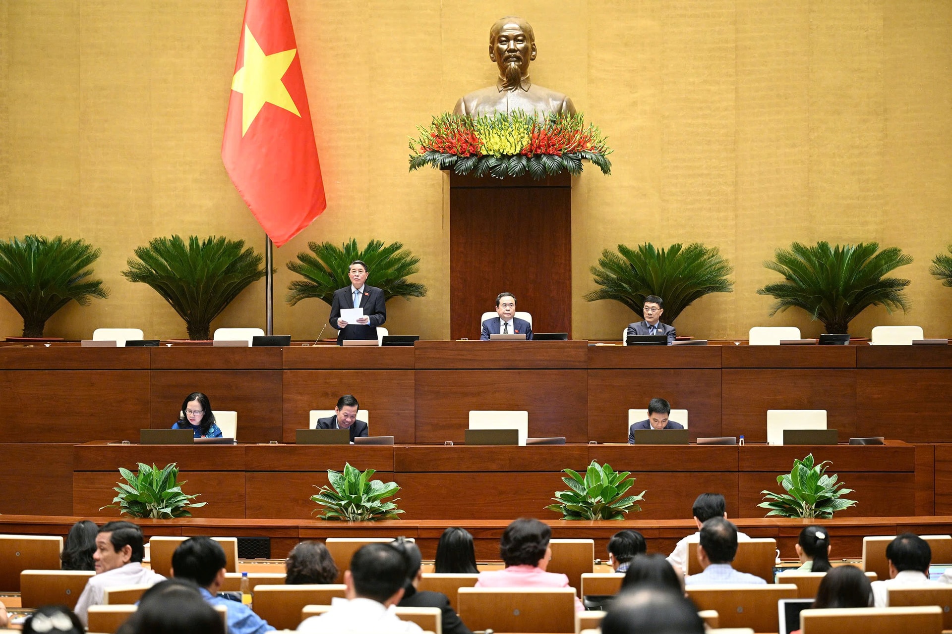 quoc_hoi.jpg