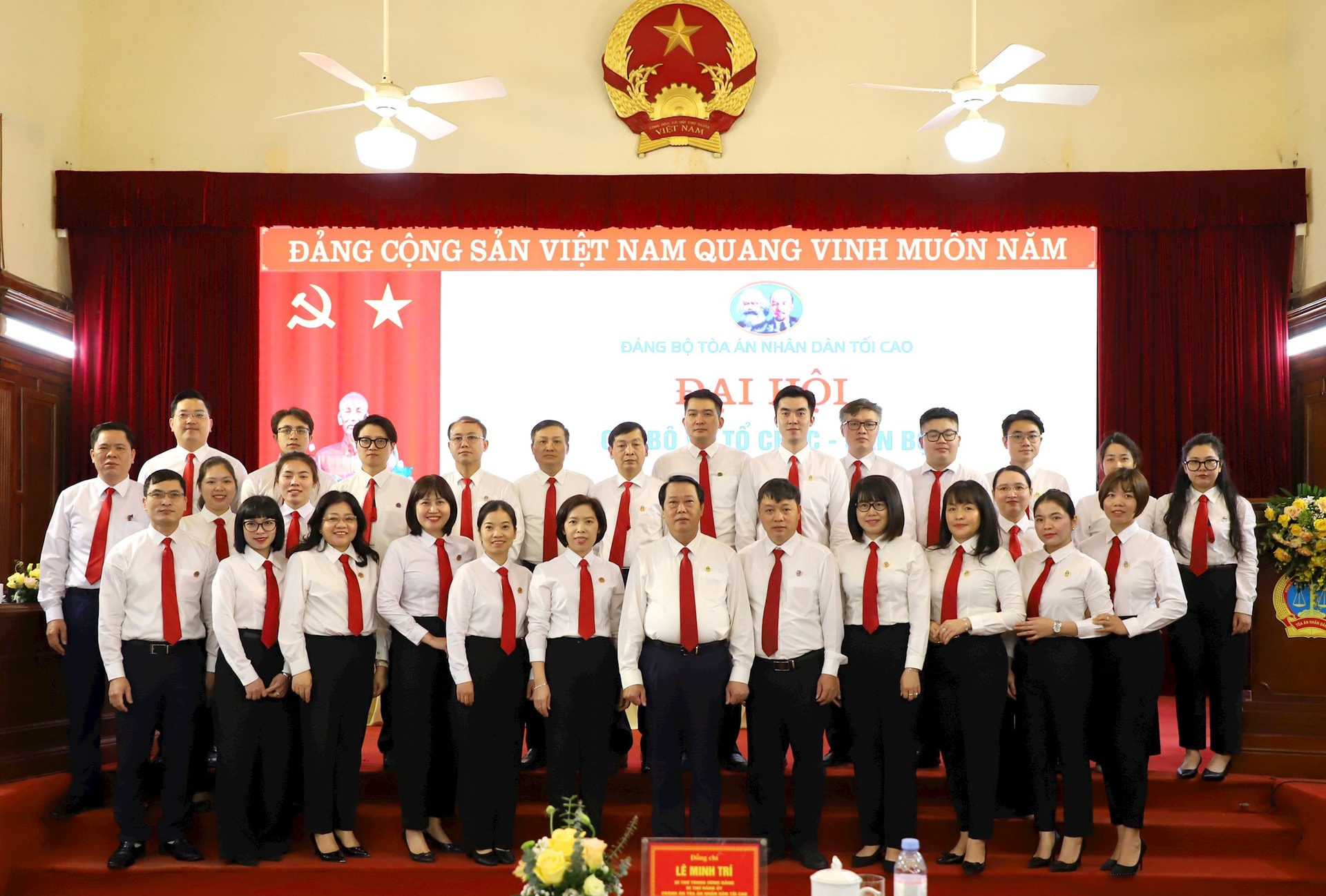 vu-to-chuc-can-bo-1-.jpg