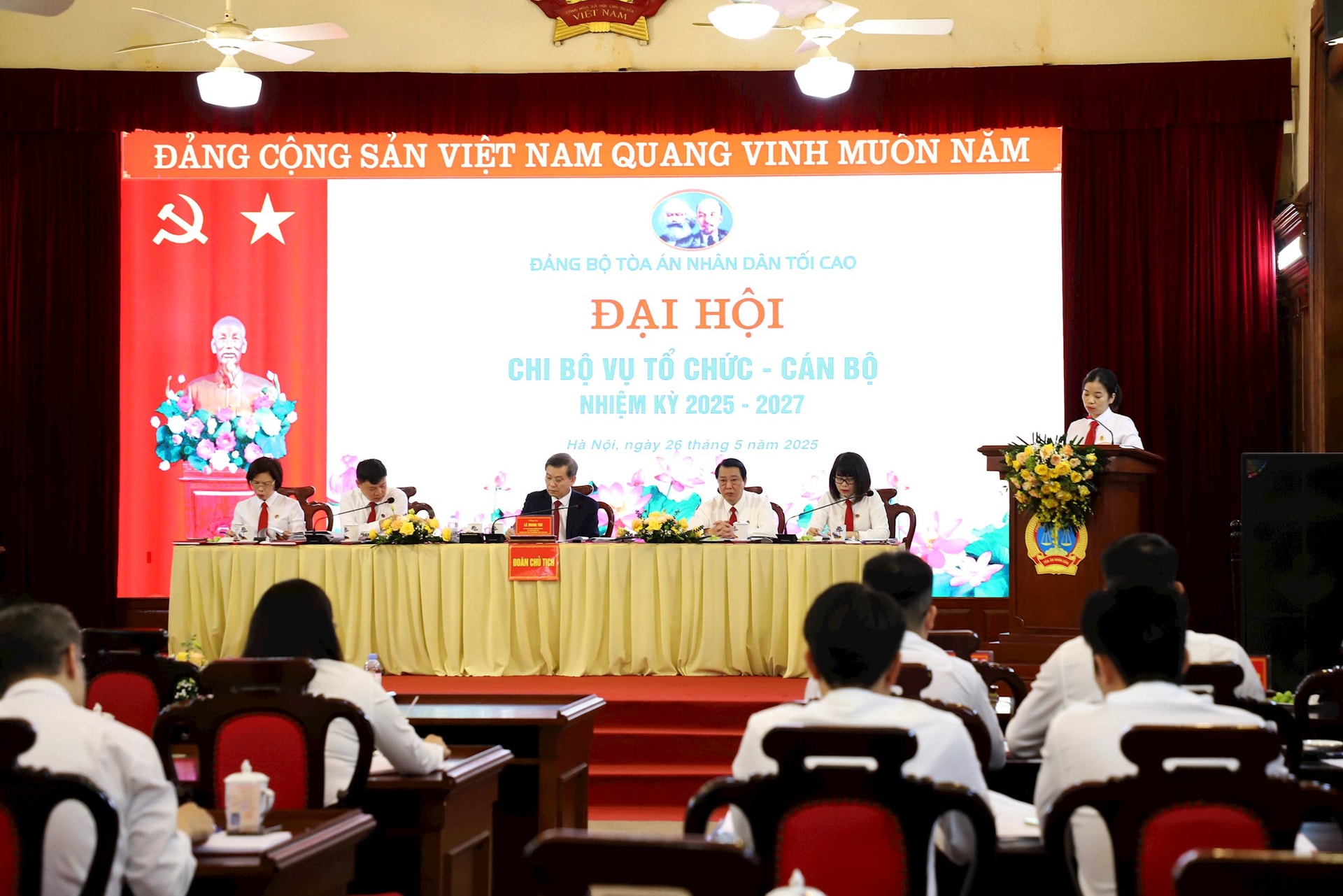 vu-to-chuc-can-bo-3-.jpg