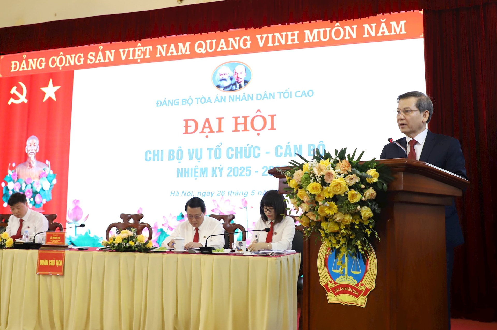 vu-to-chuc-can-bo-4-.jpg
