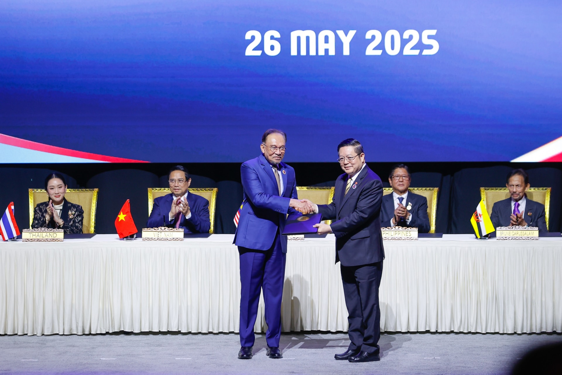 Thủ tướng cùng các nhà lãnh đạo ký Tuyên bố 'ASEAN 2045: Tương lai chung của chúng ta'- Ảnh 4.