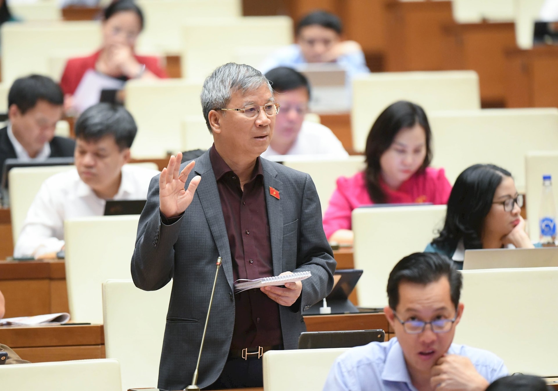 nguya-n-anh-tra-ha-na-i.1.jpg