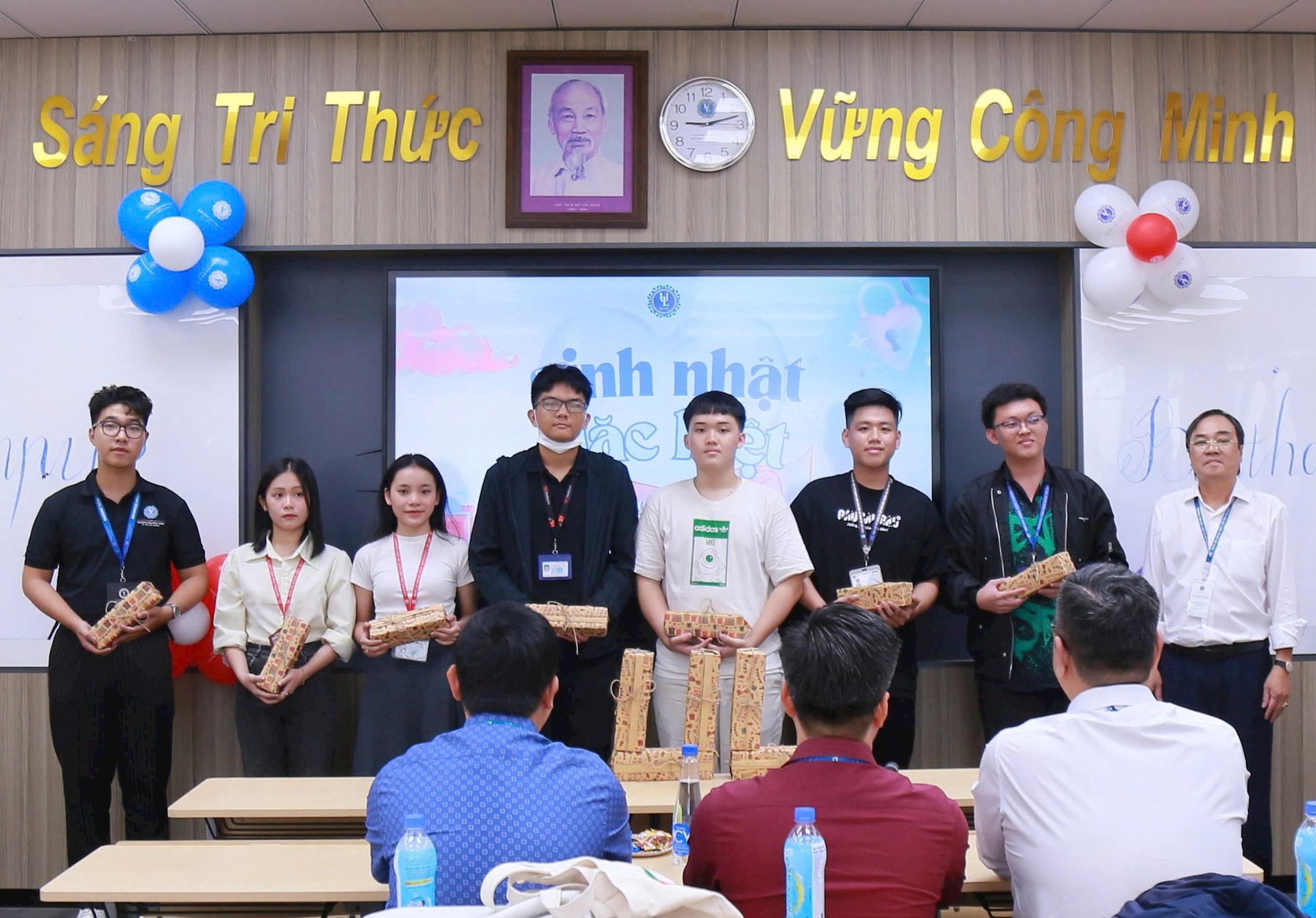 chuong-trinh-sinh-nhat-dac-biet-cung-ulaw-.jpg
