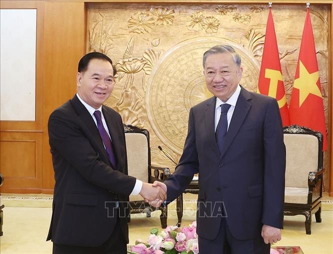 Tổng Bí thư Tô Lâm tiếp Chánh Văn phòng Trung ương Đảng Nhân dân Cách mạng Lào- Ảnh 1.