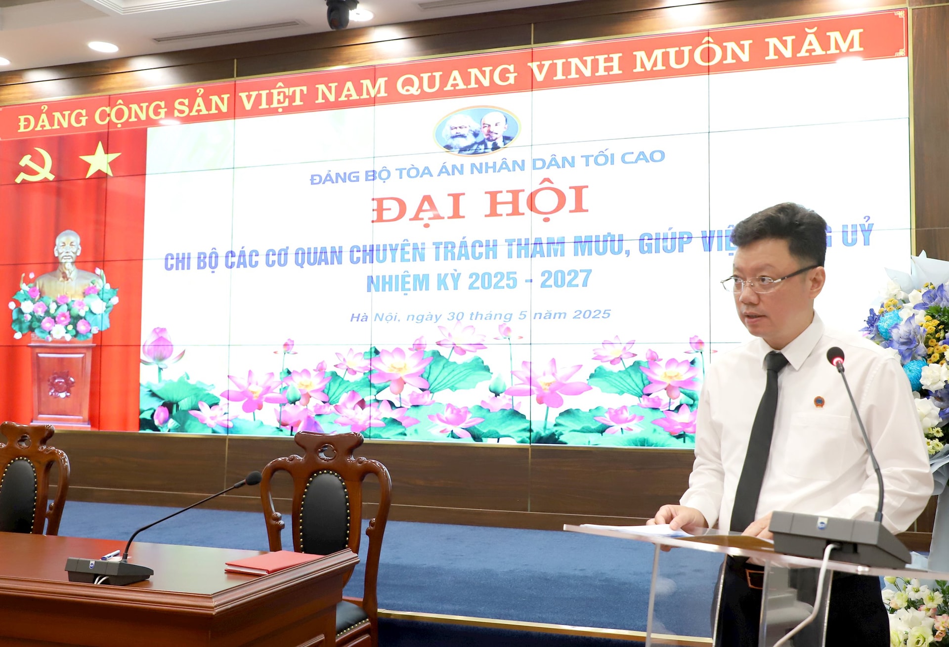 co-giup-viec-dang-uy-tandtc-3-.jpg