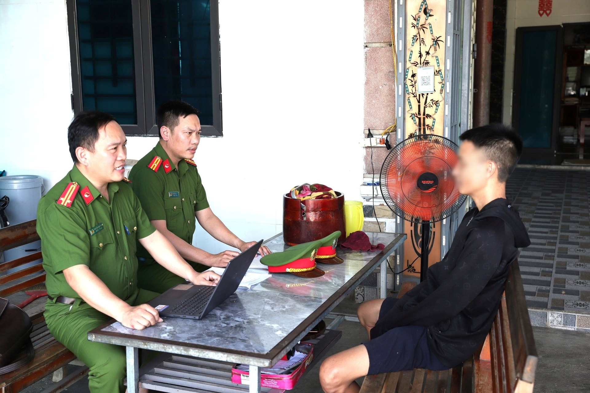 phat_hien_xe_tai_cho_lon_nhiem_benh_3.jpg