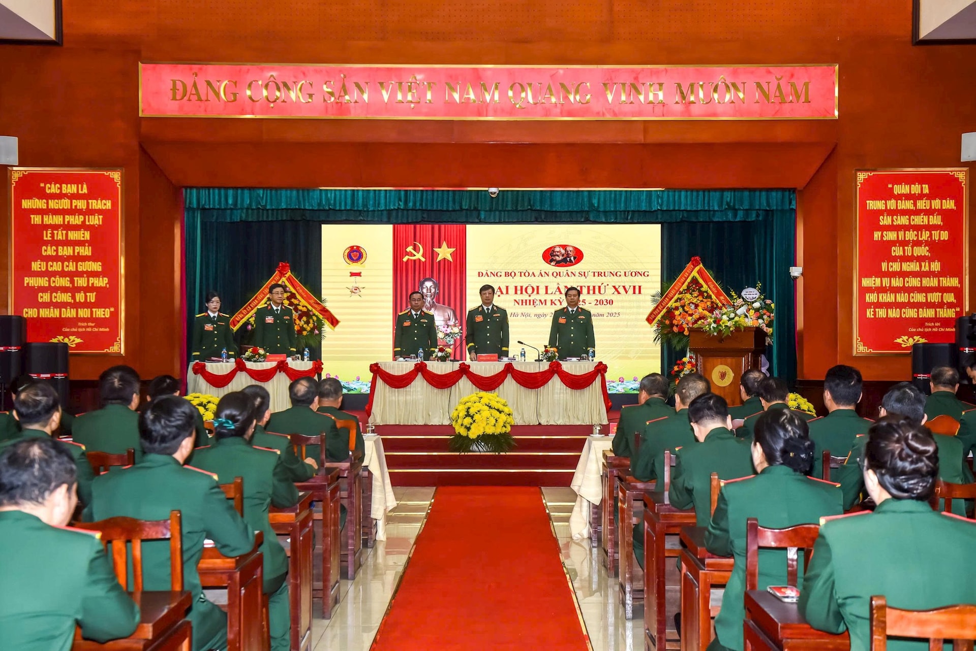 toan-canh-dh(1).jpg