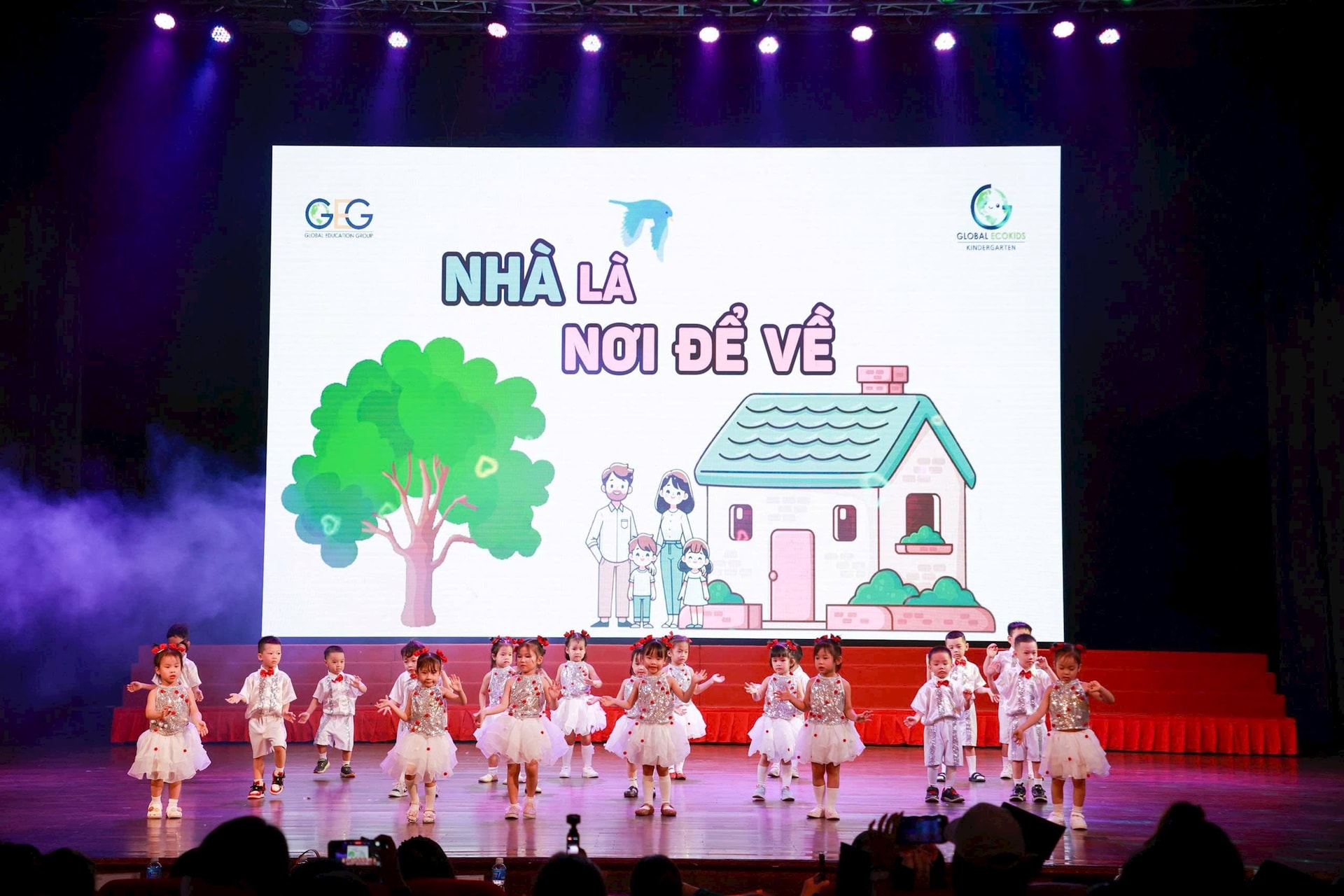 h3.tiet-muc-bieu-dien-nha-la-noi-de-ve.jpg