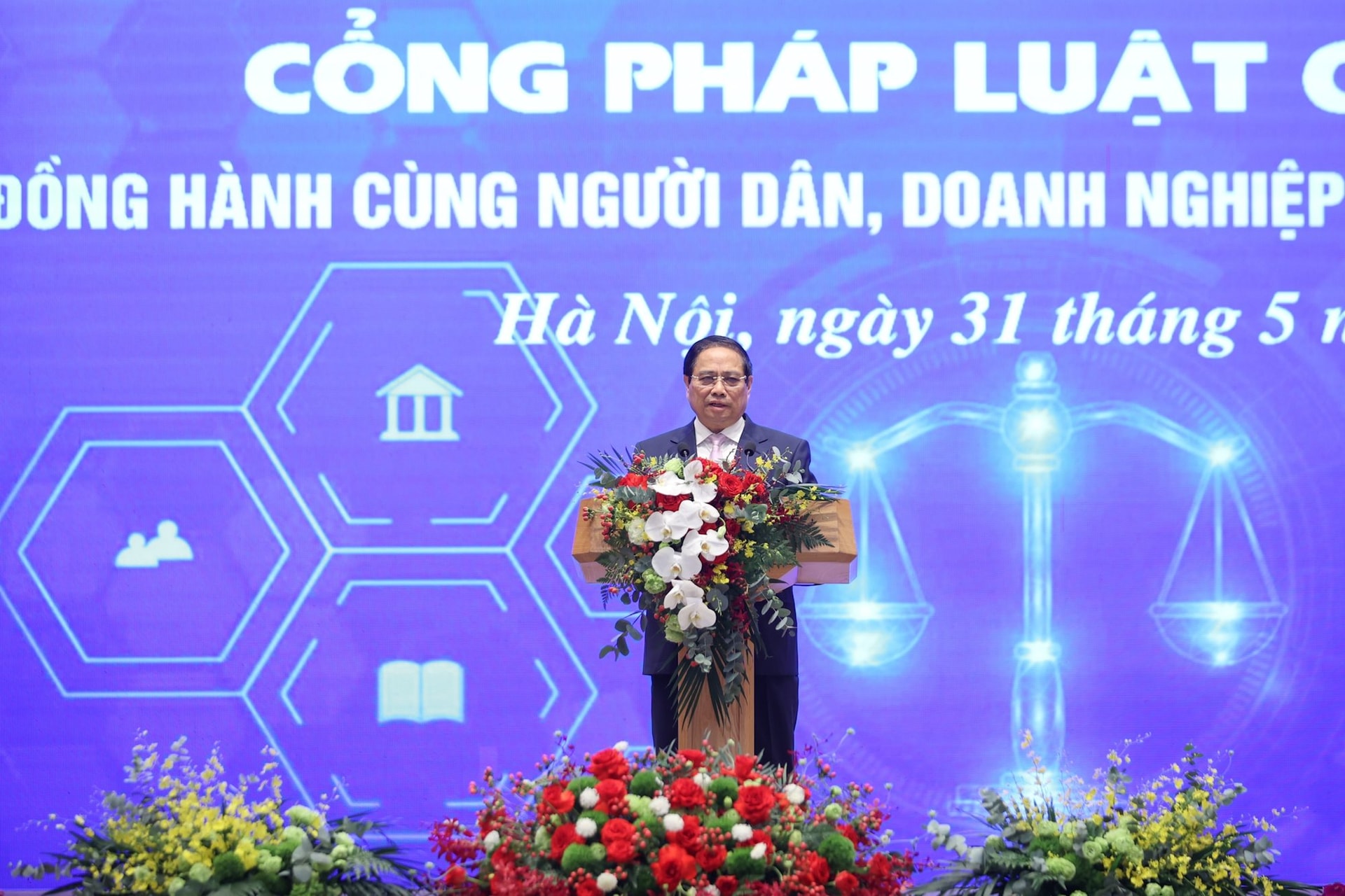 khai-truong-cong-phap-luat-quoc-gia2.jpg