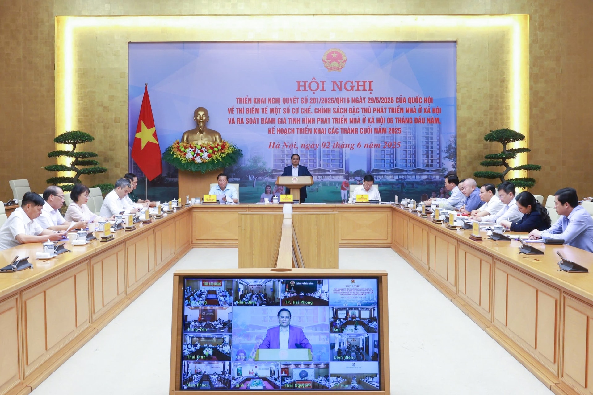 Thủ tục làm nhà ở xã hội sẽ giảm được ít nhất 350 ngày- Ảnh 2.