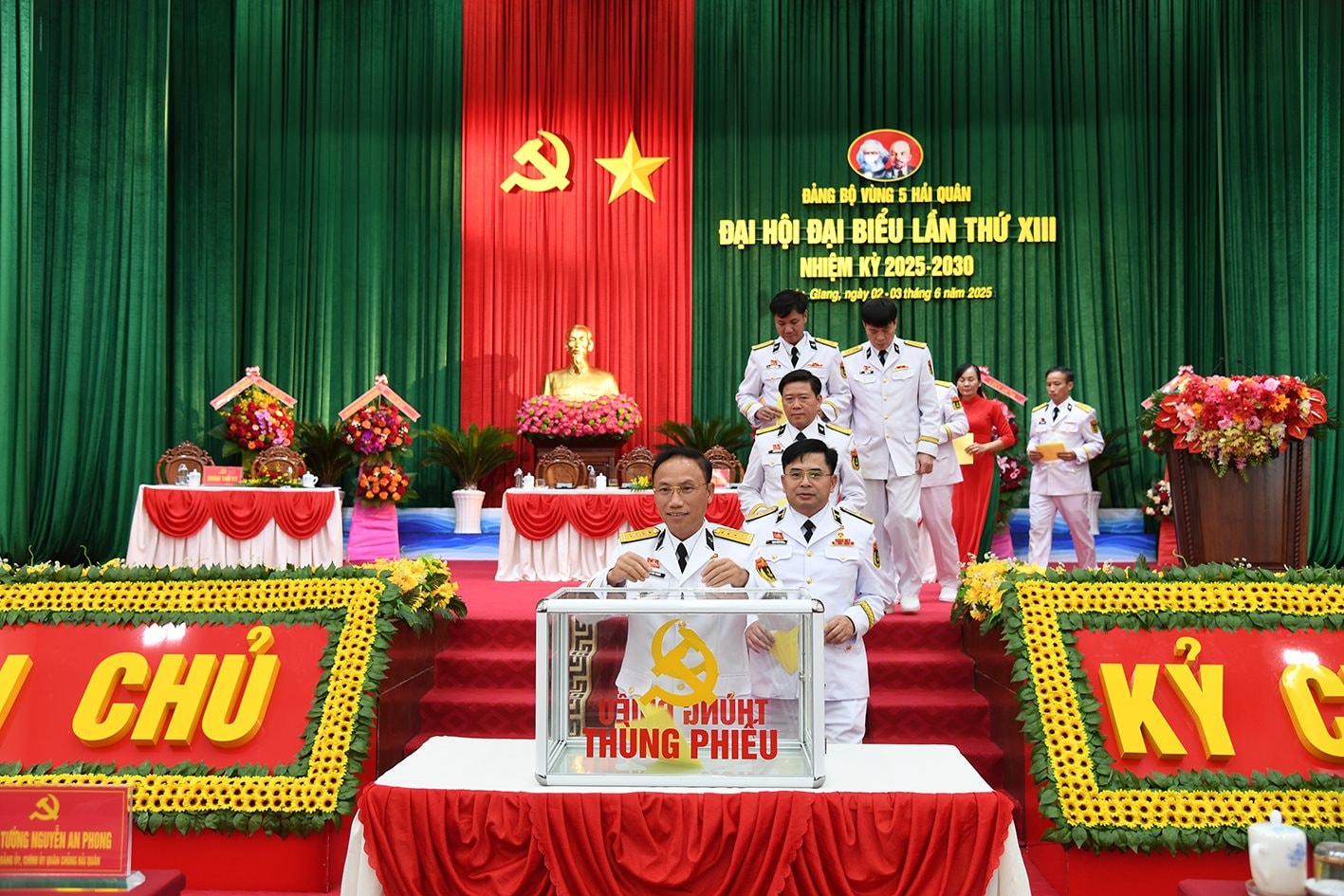7.-dai-hoi-bau-ban-chap-hanh-dang-bo-vung-5-hai-quan-nhiem-ky-2025-2030.jpg