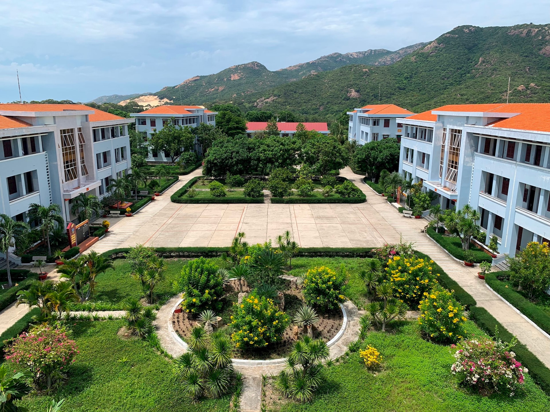 khon-vien-don-vi.jpg