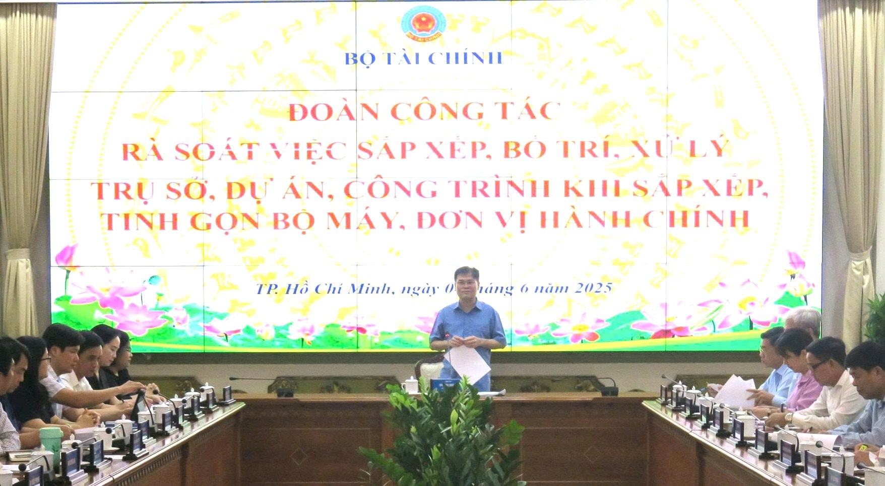 2-bo-tai-chinh.jpg