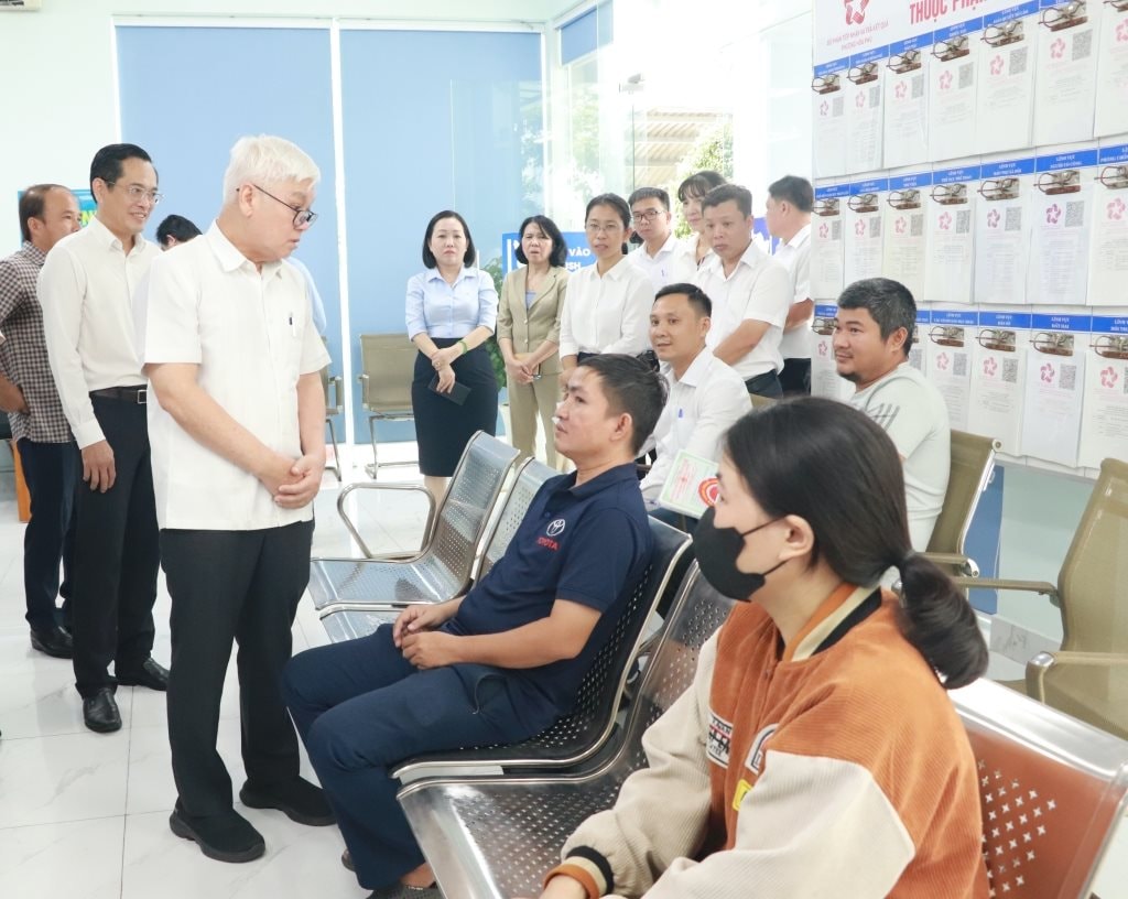 bi-thu-khao-sat-phuong-binh-duong-8.jpeg