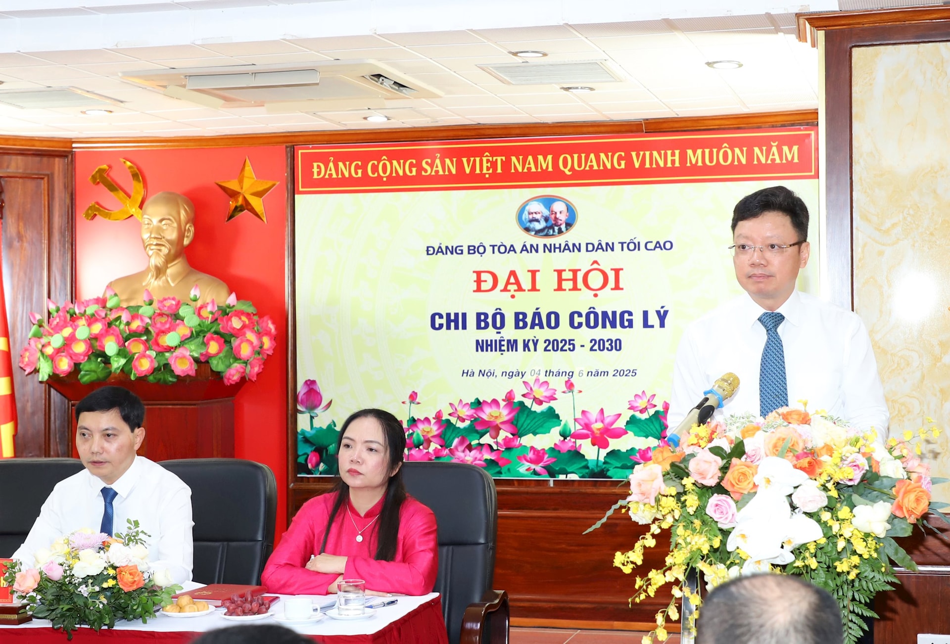 dai-hoi-chi-bo-bcl-8-.jpg