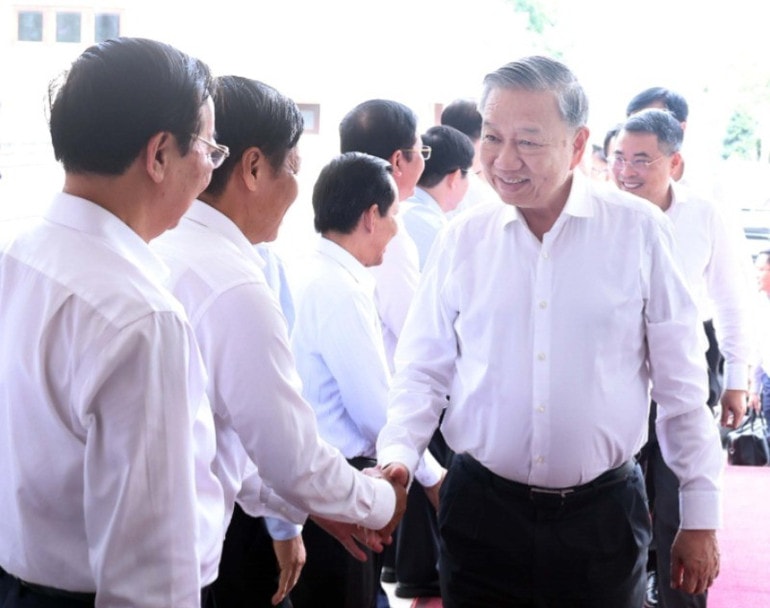 vna-potal-tong-bi-thu-to-lam-lam-viec-voi-ban-thuong-vu-thanh-uy-can-tho-thuong-truc-tinh-uy-soc-trang-va-thuong-truc-tinh-uy-hau-giang-8072972-7003.jpg