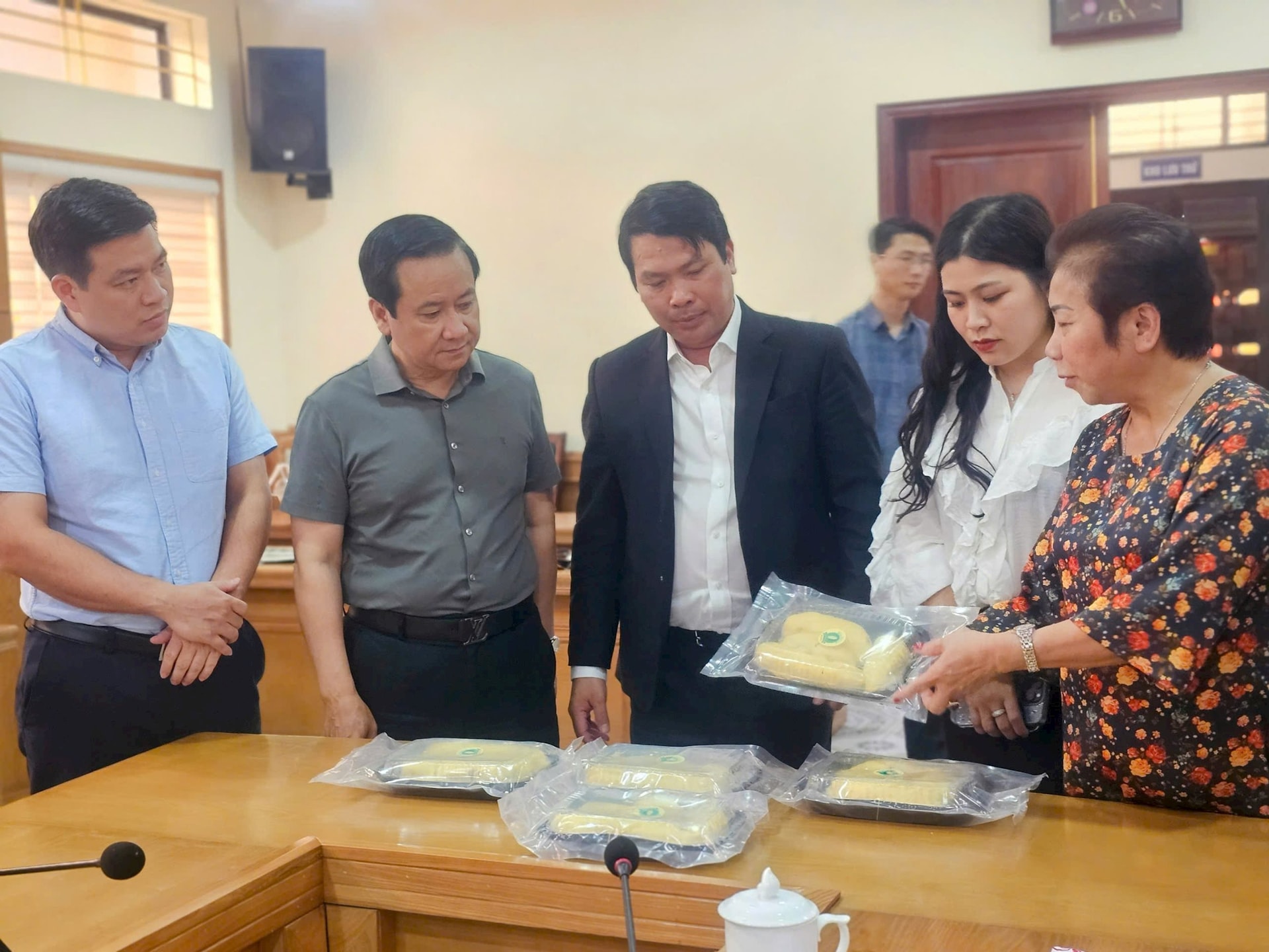 san-pham-gioi-thieu.jpg