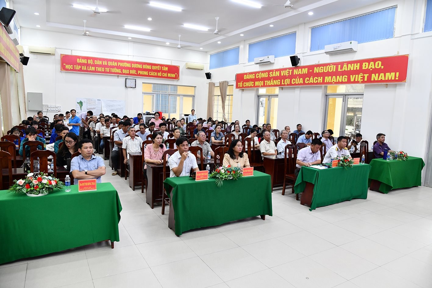 3.-cac-dai-bieu-tham-du-hoi-nghi.jpeg