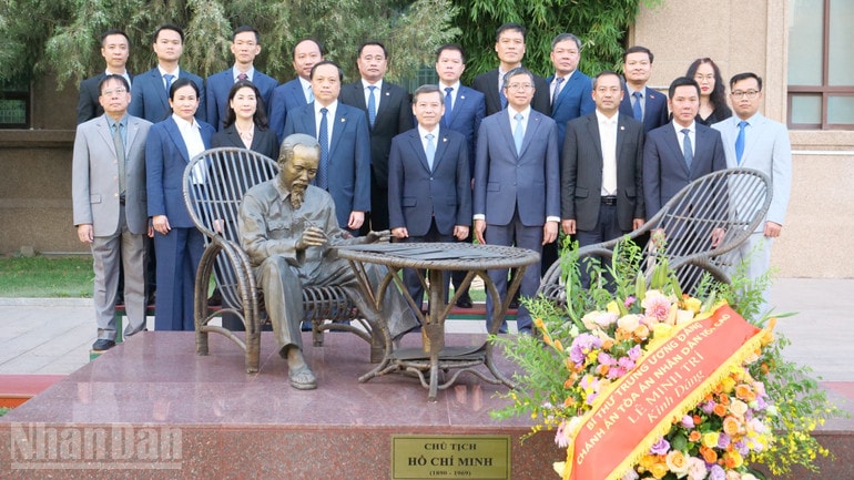 ndo_bl_dsq04.jpg