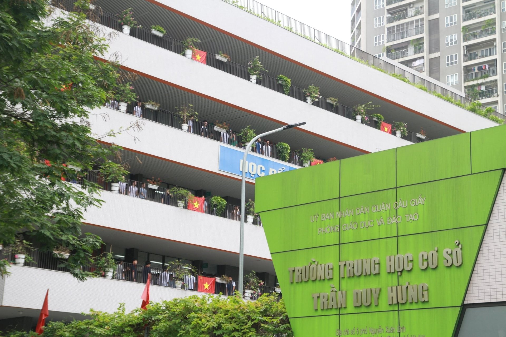 tranduyhung.jpg
