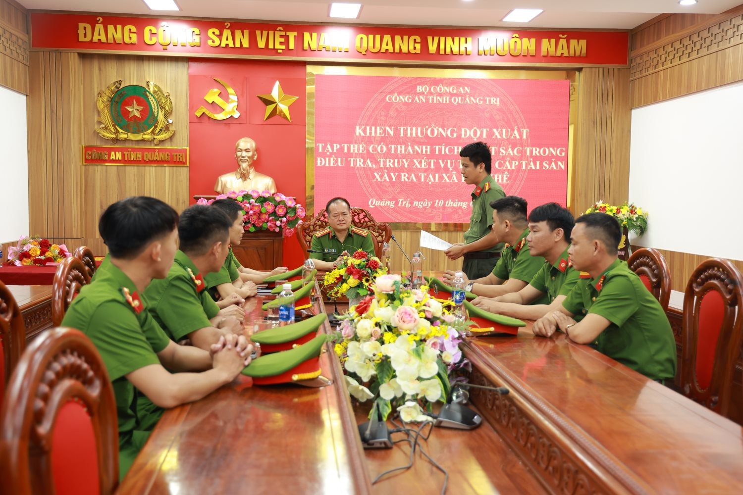 thuong-nong-ca-xa-hai-khe-1.jpg