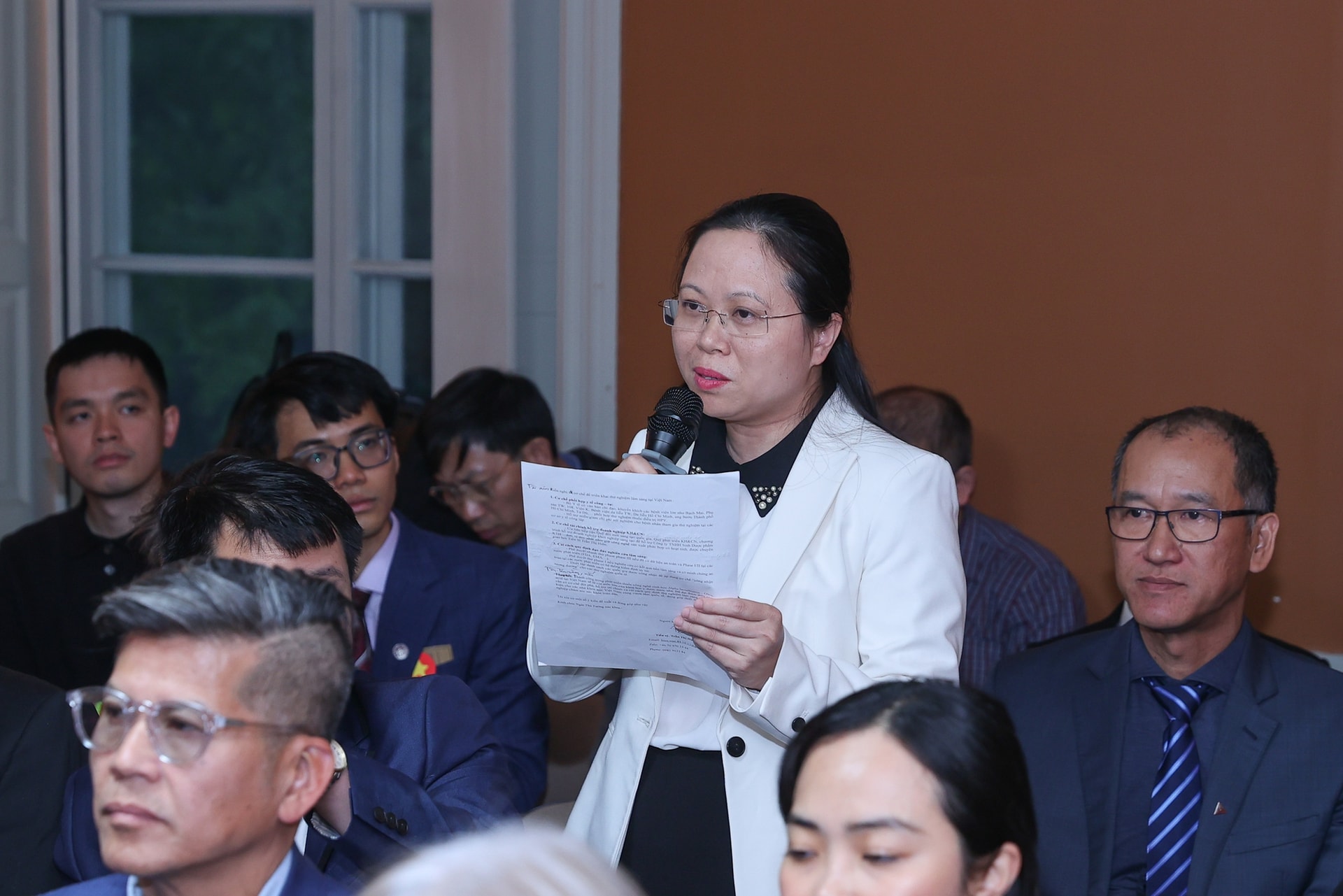 Thủ tướng gặp gỡ kiều bào tại Thụy Điển: 'Tự lo được cho mình cũng là yêu nước'- Ảnh 6.