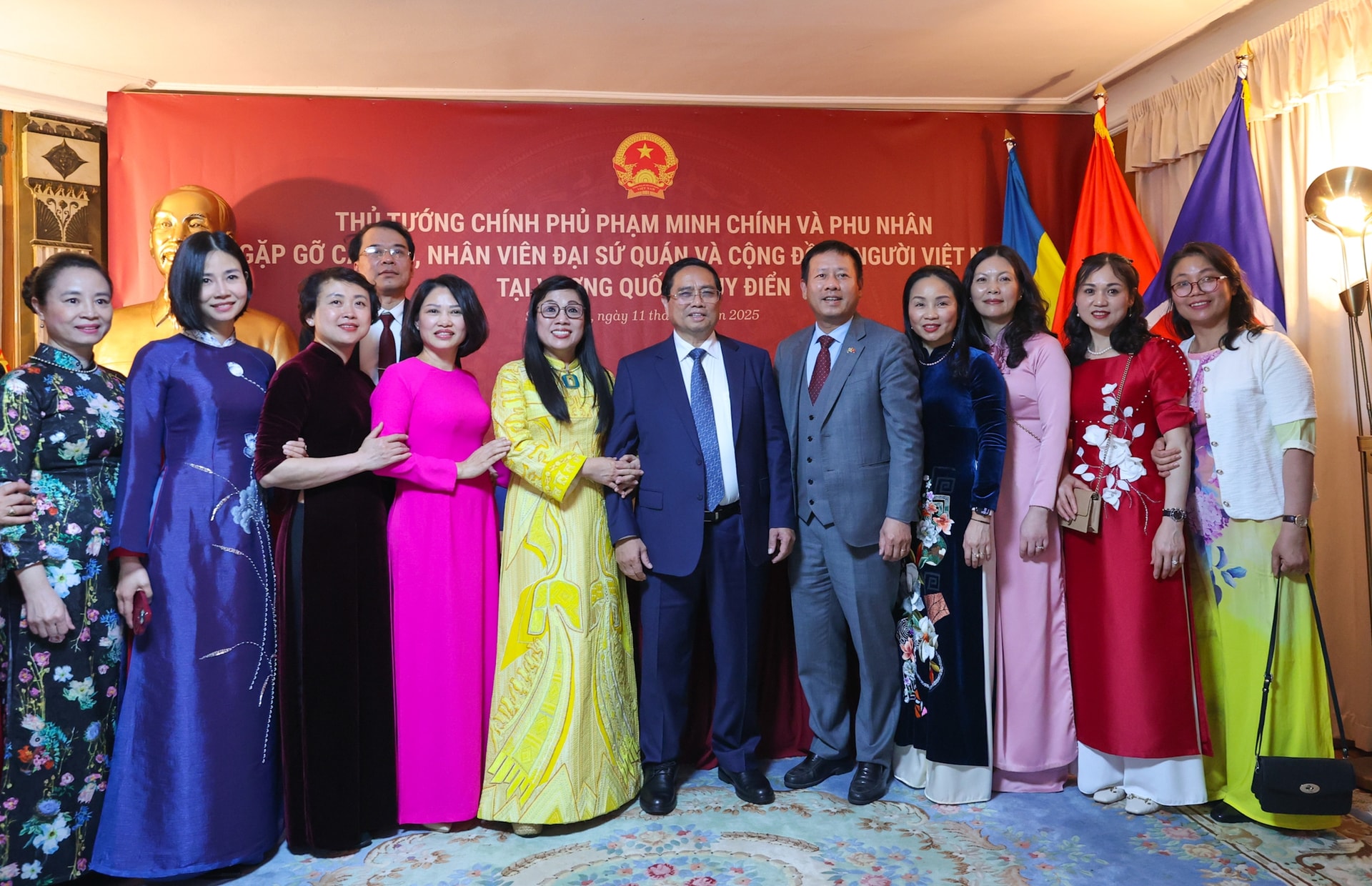 Thủ tướng gặp gỡ kiều bào tại Thụy Điển: 'Tự lo được cho mình cũng là yêu nước'- Ảnh 10.