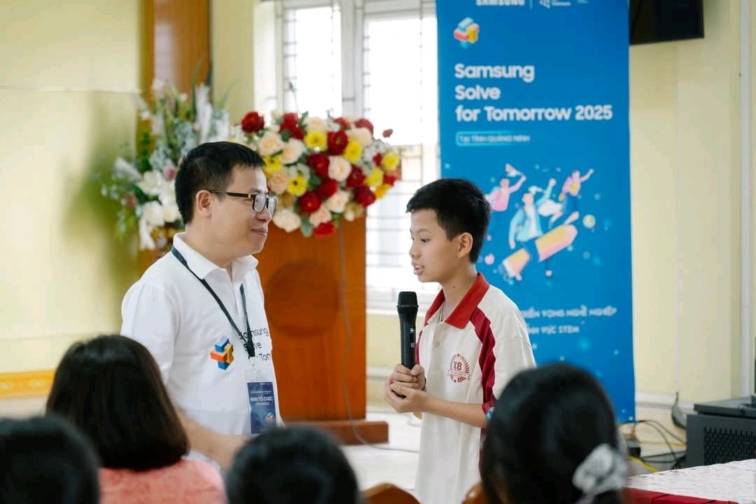 tai-cac-diem-truong-cac-em-hoc-sinh-duoc-tham-gia-cac-hoi-thao-voi-cac-chuyen-gia-ve-stem-tai-chuoi-hoat-dong-sft-on-tour.jpg