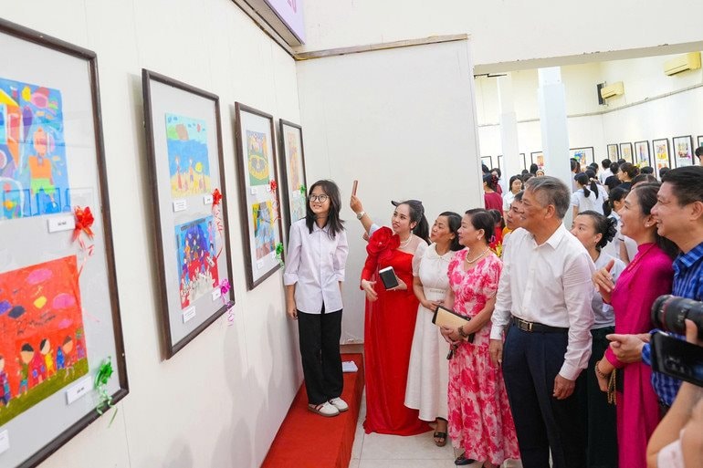 cac-dai-bieu-15.6.jpg