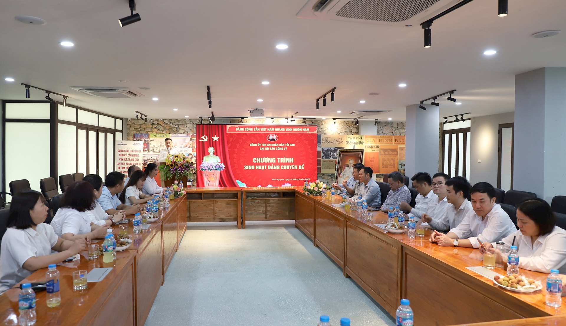sinh-hoat-chuyen-de-bcl-8-.jpg