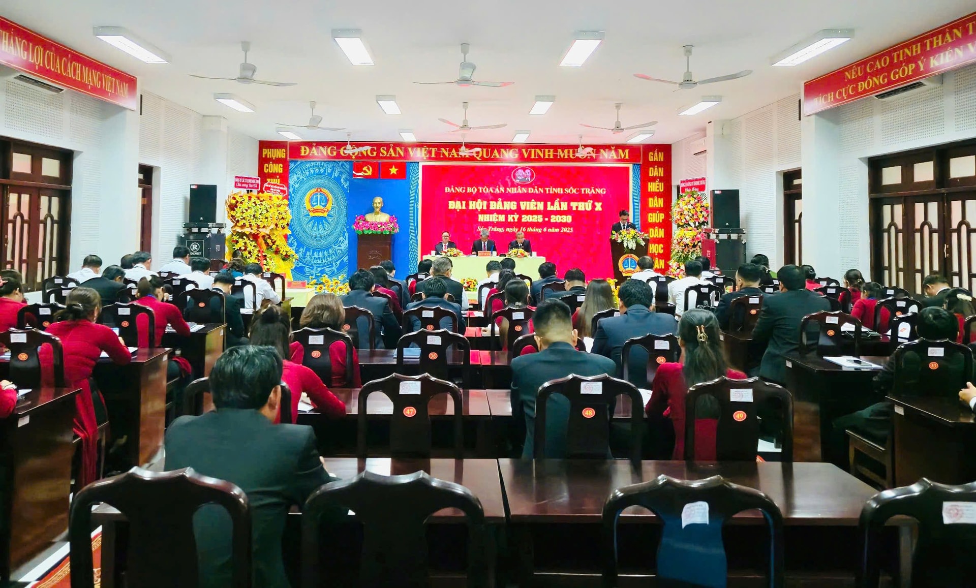 quang-canh-dh.jpg