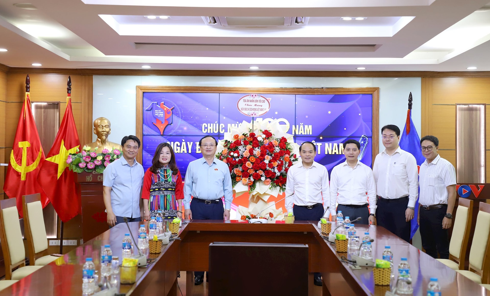 bao-chi-viet-nam-21-6-8-.jpg