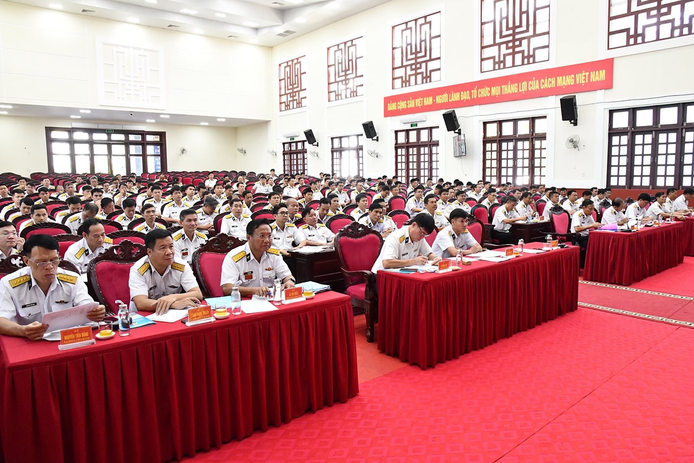 2.-cac-dai-bieu-tham-du-hoi-nghi.jpg