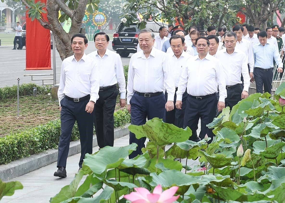 vna-potal-tong-bi-thu-to-lam-va-doan-cong-tac-trung-uong-lam-viec-voi-ban-thuong-vu-thanh-uy-thanh-pho-ho-chi-minh-tinh-ba-ria-vung-tau-va-binh-duon-8098103.jpg