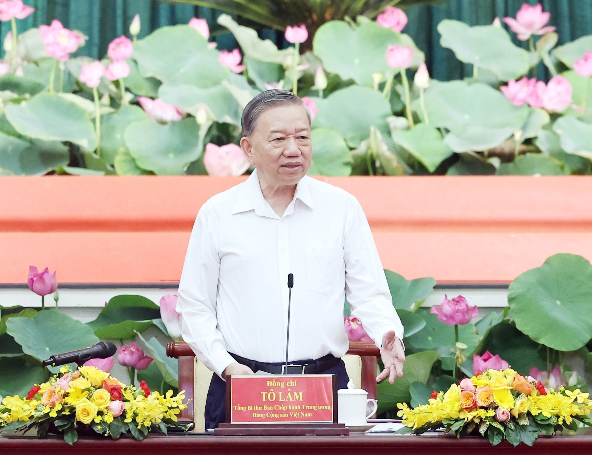 vna-potal-tong-bi-thu-to-lam-lam-viec-voi-ban-thuong-vu-thanh-uy-tp-ho-chi-minh-tinh-uy-ba-ria-vung-tau-va-binh-duong-8098117.jpg