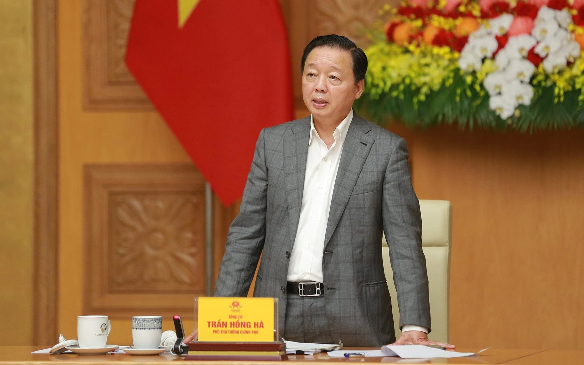 pho-thu-tuong-chinh-phu-tran-hong-ha.jpg