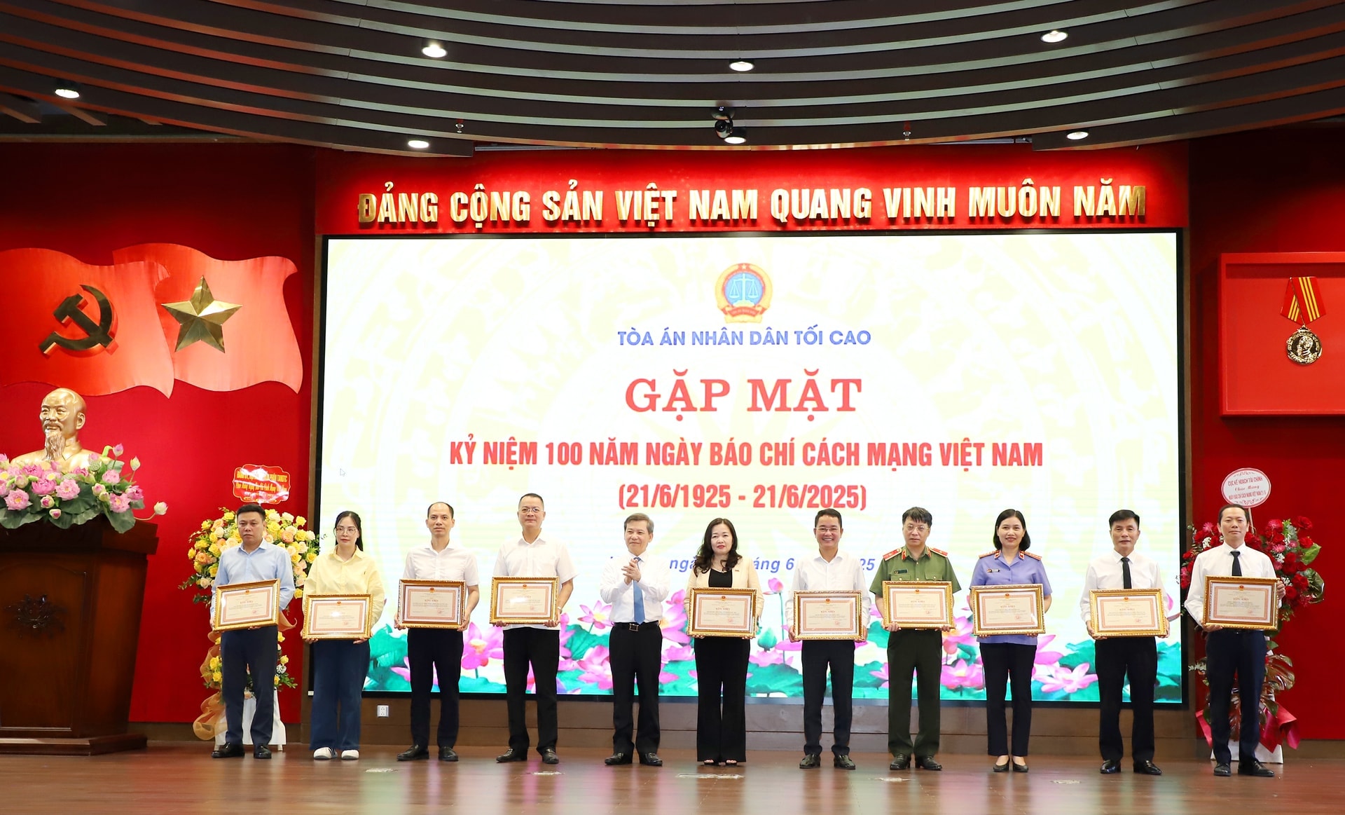 tandtc-gap-mat-bao-chi-10-.jpg