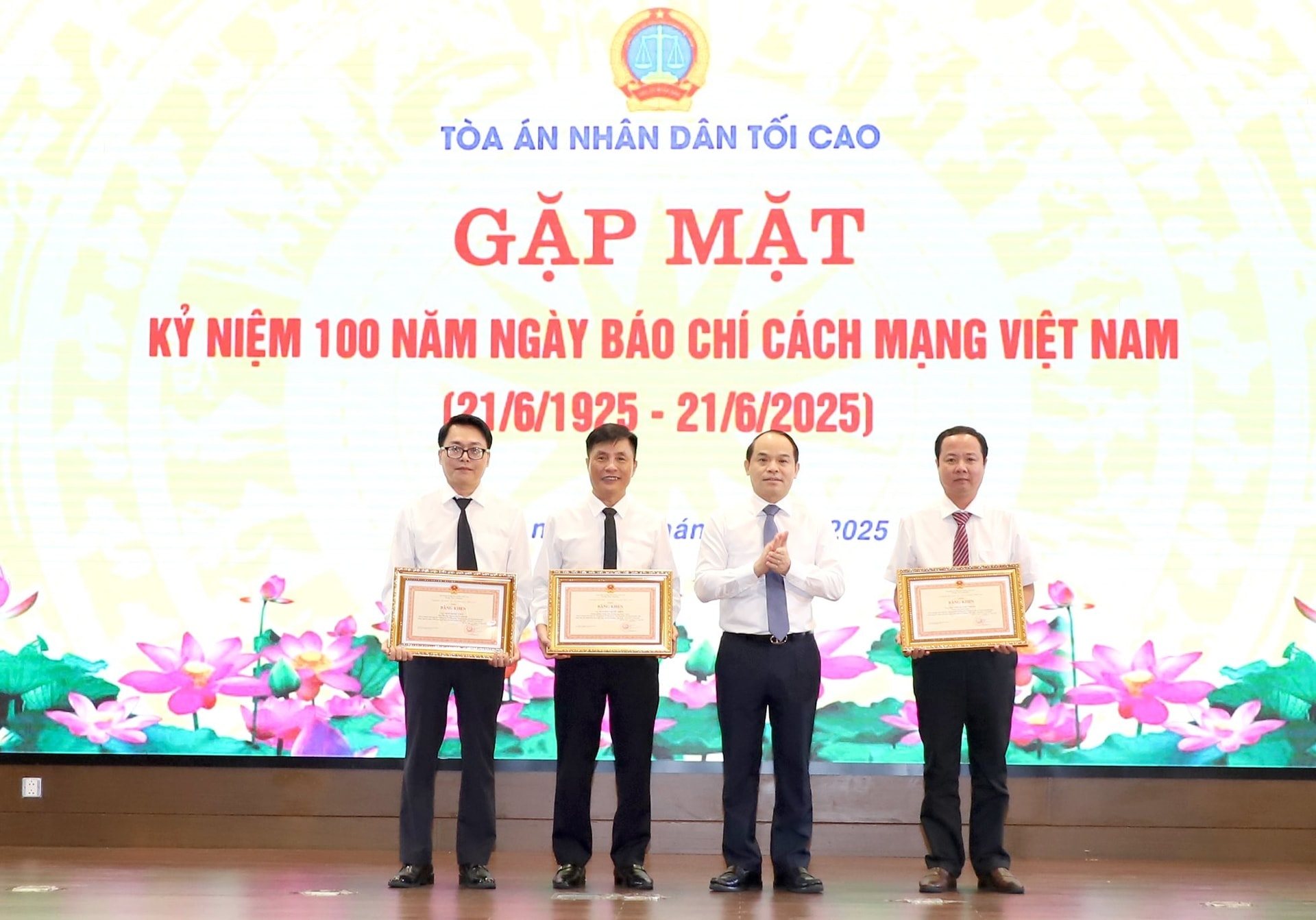 tandtc-gap-mat-bao-chi-11-.jpg