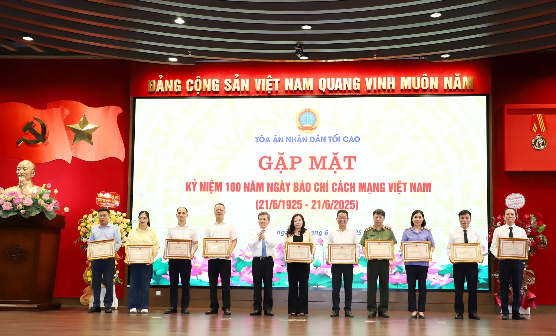 tandtc-gap-mat-bao-chi-10-.jpg