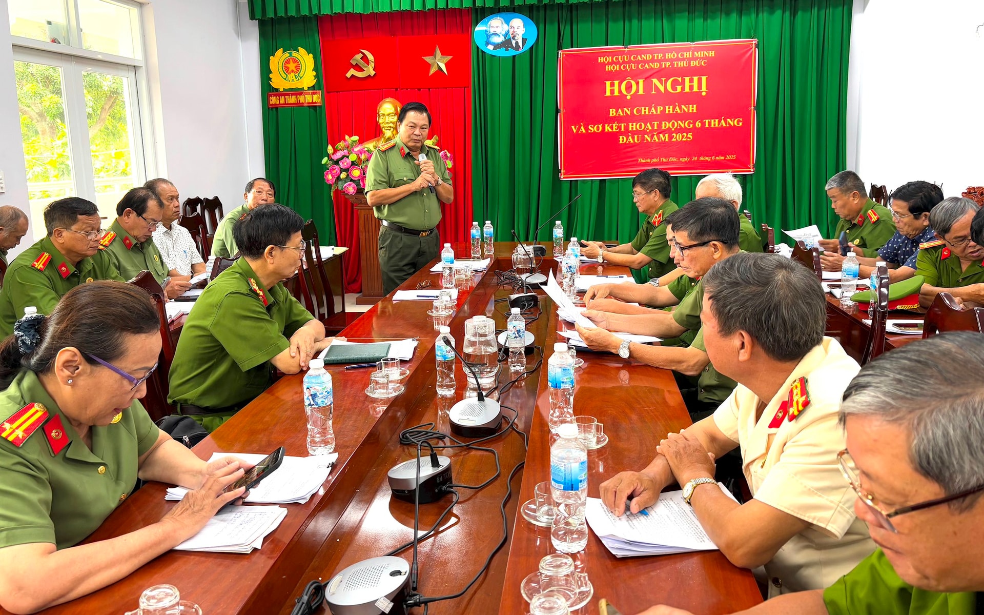 anh-1-dai-ta-nguyen-van-thanh-chu-tich-hoi-cuu-cand-tp-thu-duc-tiep-thu-y-kien-chi-dao..jpg